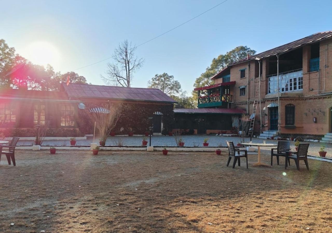 Hotel Chevron Rosemount Ranikhet Exterior foto