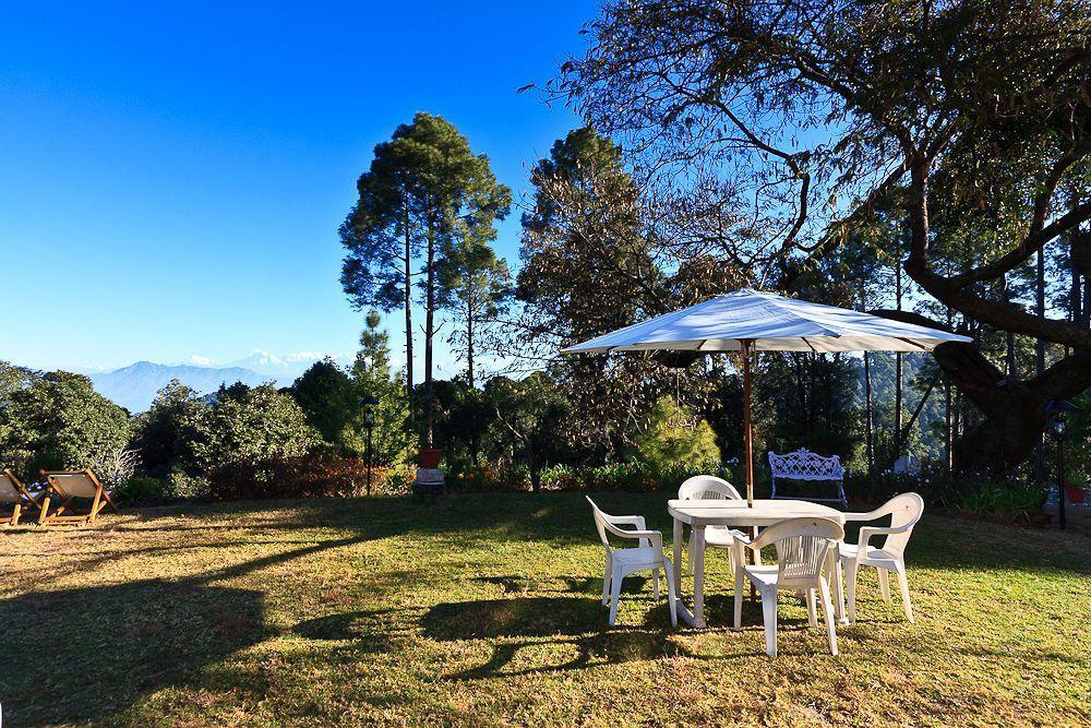 Hotel Chevron Rosemount Ranikhet Exterior foto